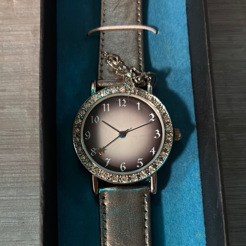 Silver Watch - Picture 3 of 3